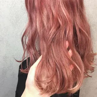 セミロング カラー Minami🩵 新宿のヘアスタイル