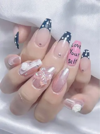 ネイル LEELA NAIL STUDIO所属・LEELA NAIL STUDIOのネイルデザイン