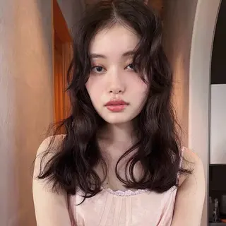 セミロング カラー SALOWIN四条河原町所属・市場 優梨のヘアスタイル