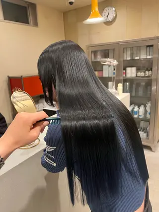 ロング 佐川 雪月のヘアスタイル