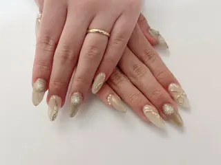 ネイル アイ&ネイルサロン リスブラン 日本橋小伝馬町店所属・リスブラングループ ヨネカワのネイルデザイン