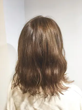 ミディアム カラー 美髪・髪質改善 有田怜平のヘアスタイル