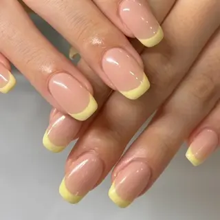 ネイル 𝑟𝑖𝑠𝑎 🕯‎🤍のネイルデザイン