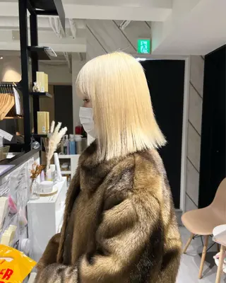 ミディアム デザイン🥇複雑履歴 ハイトーン特化のヘアスタイル