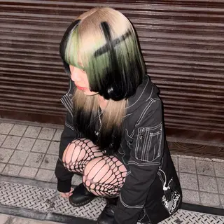 ロング カラー ★デザインカラー ハイトーン ももか★のヘアスタイル