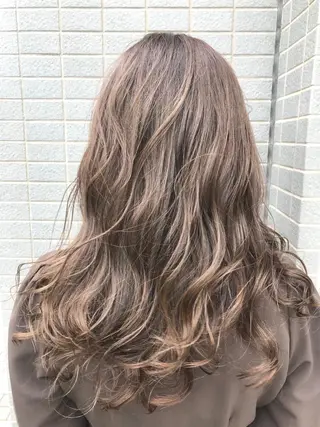 ロング カラー ヘアアレンジ スズキ シオリのヘアスタイル