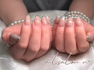 ネイル nailsalon vi+新人LiLiのネイルデザイン