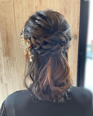 ミディアム ヘアアレンジ 岡村 真子のヘアスタイル