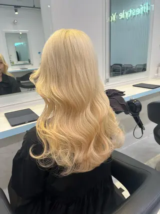 ミディアム カラー ブリーチカラー 🩵MIZUKIのヘアスタイル