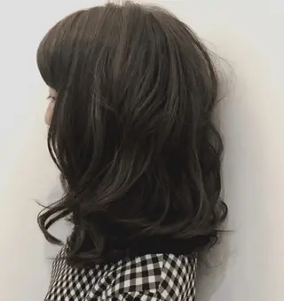 セミロング カラー diarスタイリスト 山田のヘアスタイル