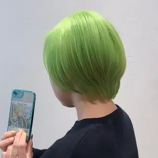 ショート カラー ヘアアレンジ アニメ髪・ウルフ🦇 樋口莉夏のヘアスタイル