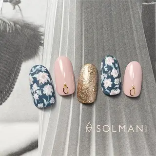 ネイル SOLMANI 予約担当のネイルデザイン