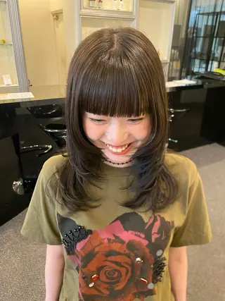 ミディアム やはらりの/ 透明感カラー‎のヘアスタイル