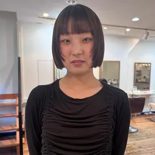 ミディアム Lilu しずくのヘアスタイル