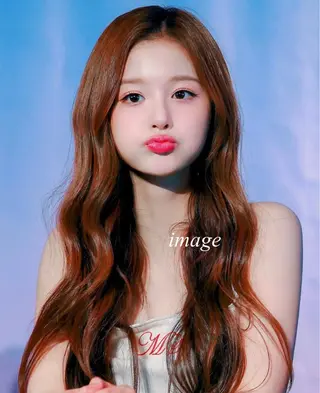 ロング 韓国ヘア レイヤーカットのヘアスタイル