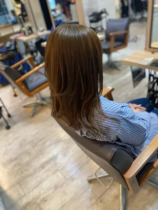 セミロング カラー ヨシダ フミノリのヘアスタイル