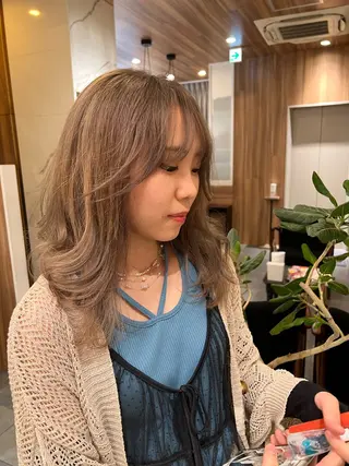 カラー 岸田 佳祐のヘアスタイル