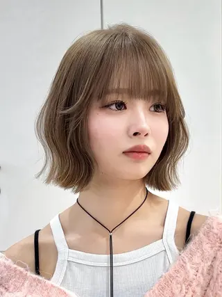 ショート かえ🩶韓国ボブ🎀 透明感カラー🥣のヘアスタイル