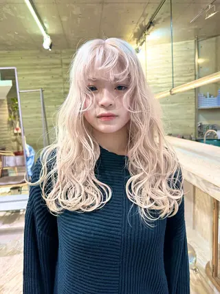 セミロング カラー kai .のヘアスタイル