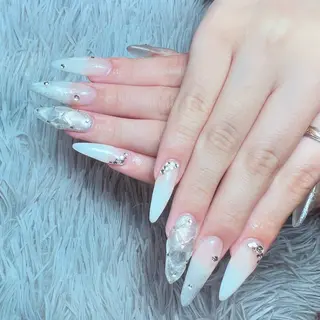 ネイル シェヌネイル JURAのネイルデザイン