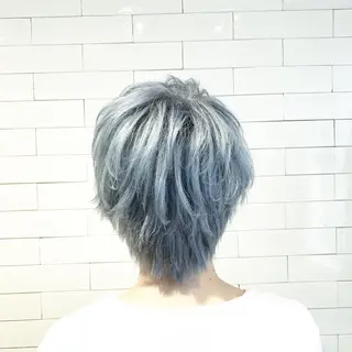 ショート カラー 及川シゲル 髪質改善講師のヘアスタイル