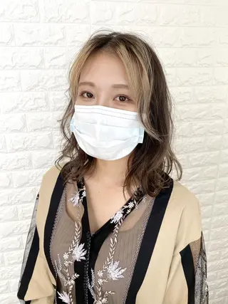 ミディアム 高木 麻知子のヘアスタイル