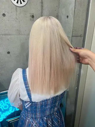 セミロング インナーカラー/ウル フ/ハイトーン/丈士のヘアスタイル