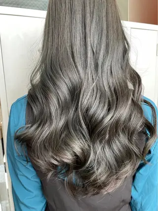 ロング カラー Blanche by artina川崎店所属・ゆう🫧 透明感/ハイトーンのヘアスタイル