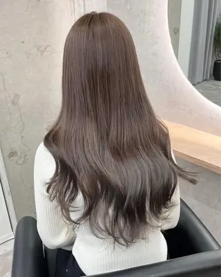 ロング カラー 🩷Yui🩷 大人可愛い艶カラーのヘアスタイル