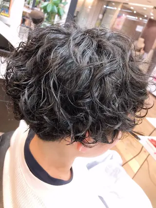 ショート パーマ ショート・ウルフ✂︎ 安住有咲子のヘアスタイル