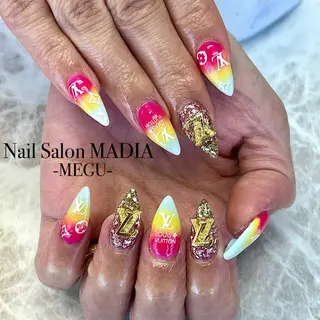 ネイル MADIA藤沢所属・MADIA MEGUのネイルデザイン