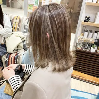 セミロング カラー ブリーチカラーレイヤ ーカット🦋annaのヘアスタイル