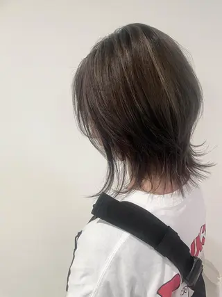ミディアム 三浦 瑠璃のヘアスタイル