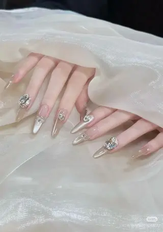 ネイル Sunnyサニー所属・桝井 春奈のネイルデザイン