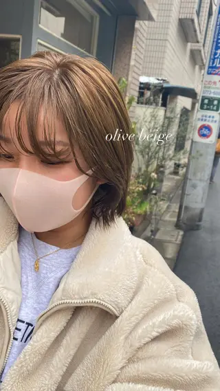 ミディアム カラー ヤスザトアヤノ /レイヤー/オリーブのヘアスタイル