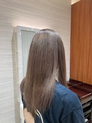 ロング 脱白髪染め白髪ぼかし TERA(寺崎)のヘアスタイル