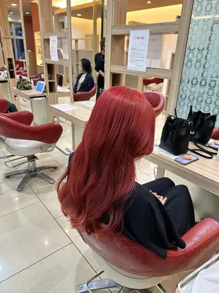 ロング カラー プログレス小平小川所属・フェザー/波巻き 雫石大夢のヘアスタイル