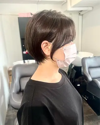 ショート レイヤー×縮毛矯正 深見 拓のヘアスタイル