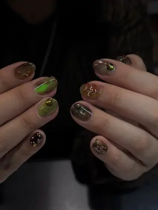 ネイル Be Colorful 新宿店所属・岩井 柚樹のネイルデザイン