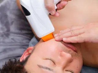 メンズ Mens Total Beauty CHEST(チェスト)所属・腰、肩こり、脱毛、眉 メンズ専門チェストのエステ・リラクイメージ