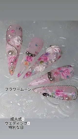 ネイル フラワー ムーンのネイルデザイン