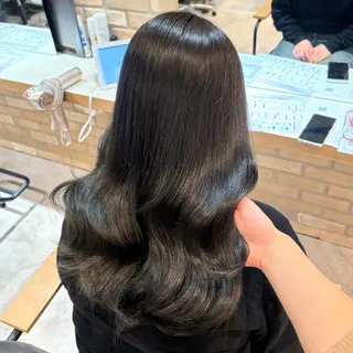 ロング カラー レイヤー/手書きネイ ルCOCORO 🎀のネイルデザイン