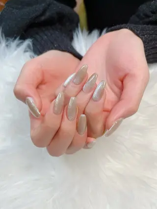 ネイル 根津 綾子のネイルデザイン