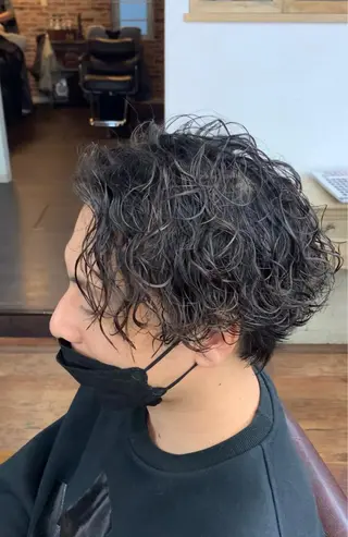 ミディアム パーマ メンズ クセを最大限に活かす メンズパーマ奈良大祐のヘアスタイル