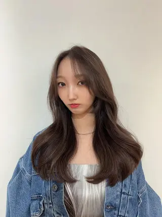 ロング 韓国ヘア レイヤーカットのヘアスタイル