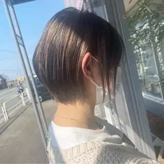 ショート カラー 佐々木 麻純のヘアスタイル