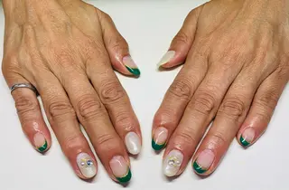 ネイル Mule Beauty Salon所属・ミュール ビューティーサロンのネイルデザイン