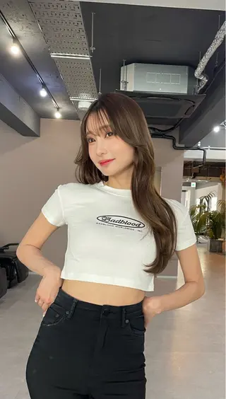 セミロング カラー 西村あきや トレンド韓国ヘアのヘアスタイル