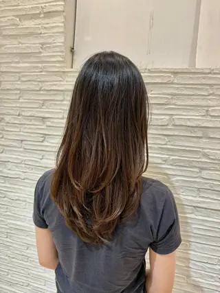 ロング 前平 友慈のヘアスタイル