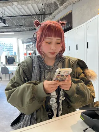 ミディアム カラー ハイトーン/レイヤー 💜Akaneのヘアスタイル